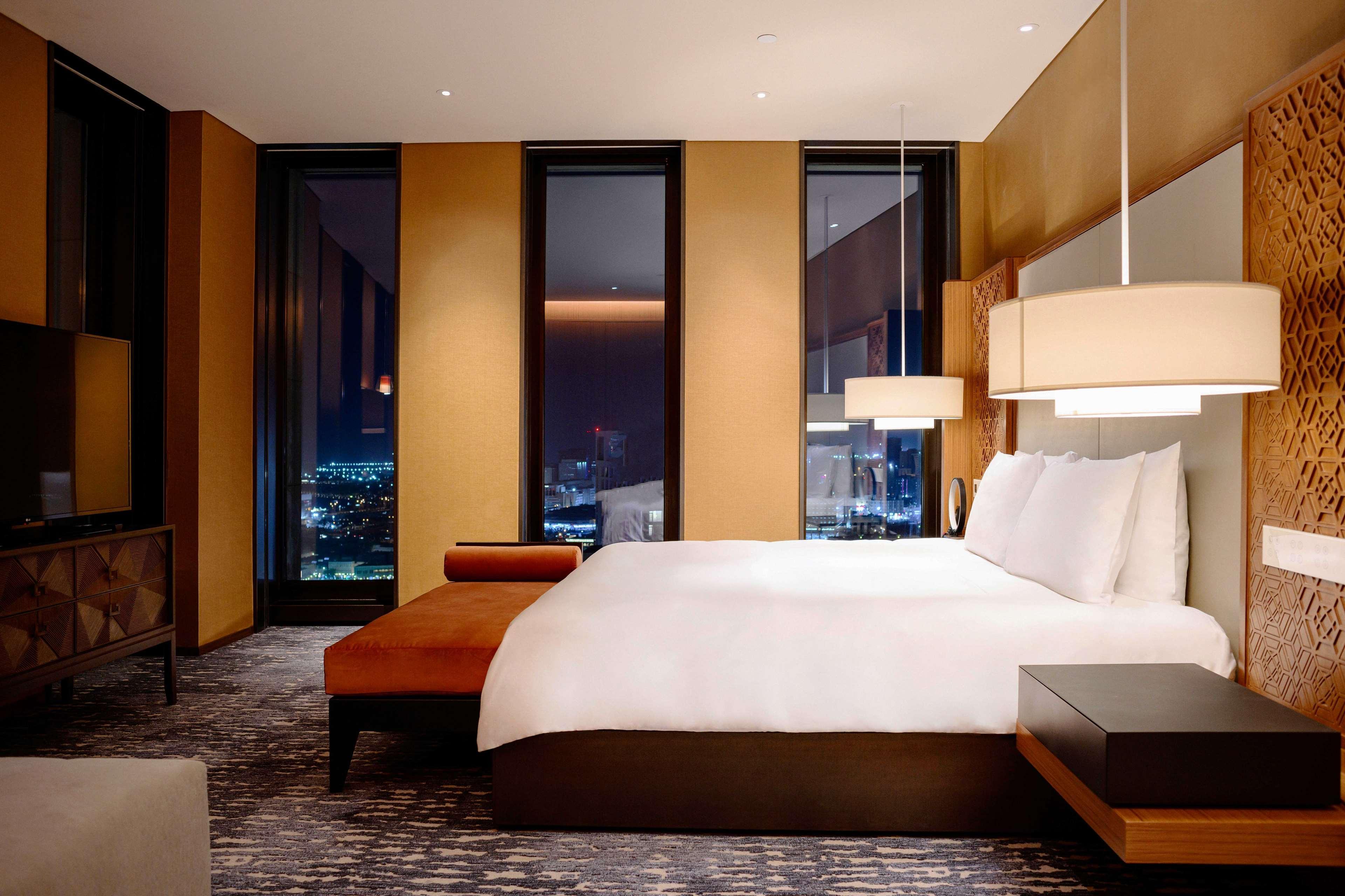 Park Hyatt Doha Hotel Exterior foto A bedroom at the hotel